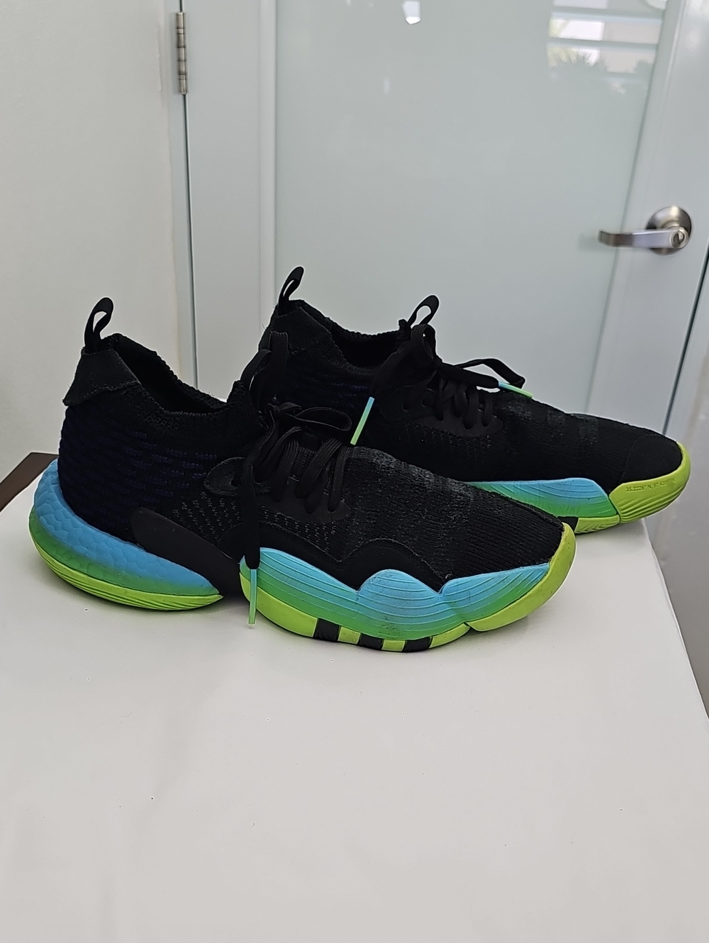 Adidas Trae-Tlien Young 2 Basketball Men's Shoe Size 8.5